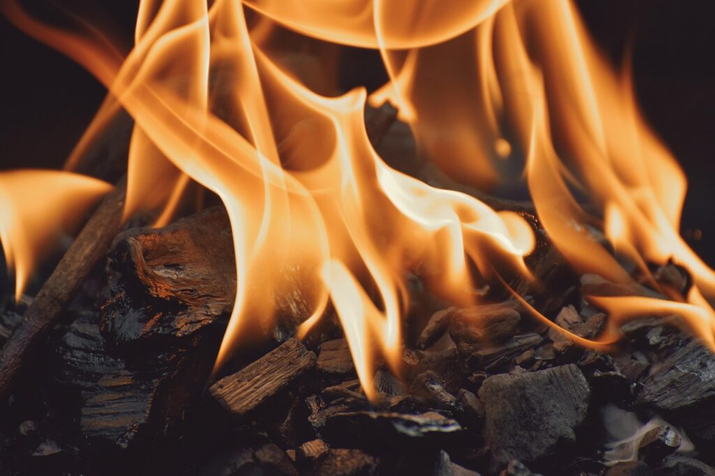 Feuer, Holz, Asche
